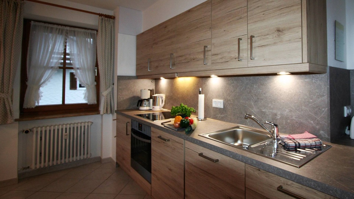 Oberstdorf Apartment | quiet, cozy 2-room apartment, summer: mountain railway incl., garage, balcony