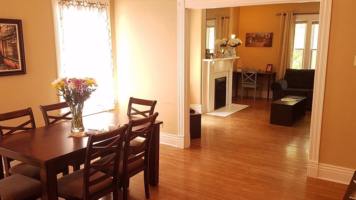 Crescent Hill Apartment | Quiet, Cozy & Safe 2 Bed 1 Bath in Crescent Hill