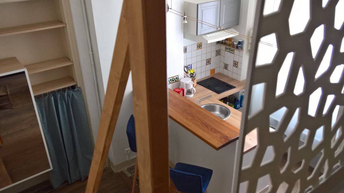 20th Arrondissement Apartment | Quiet, cozy studio in the heart of Paris