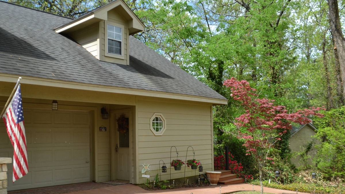 Whispering Hills Cabin | Quiet creekside retreat on Lake Bob Sandlin - boat dock on property