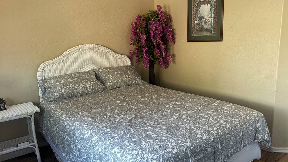 Foothills Reserve House | Quiet, Cute and Comfortable Private room