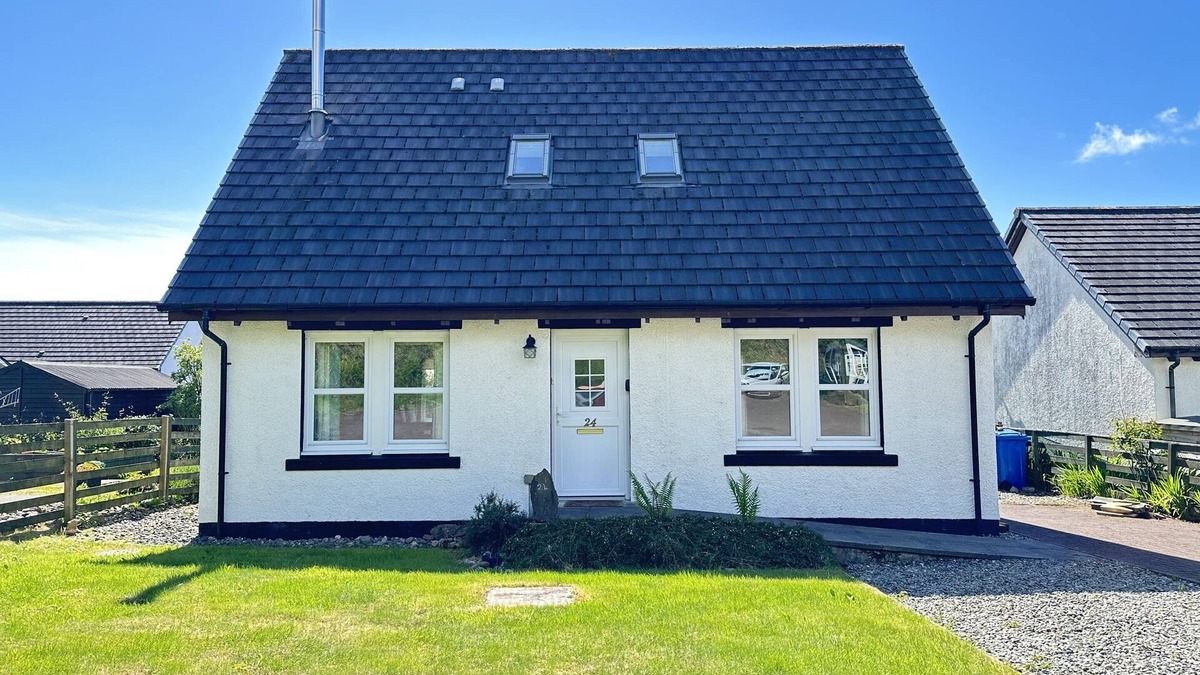 Kilmartin Cottage | Quiet Detached 3 Bedroom Villa Heart of Kilmartin