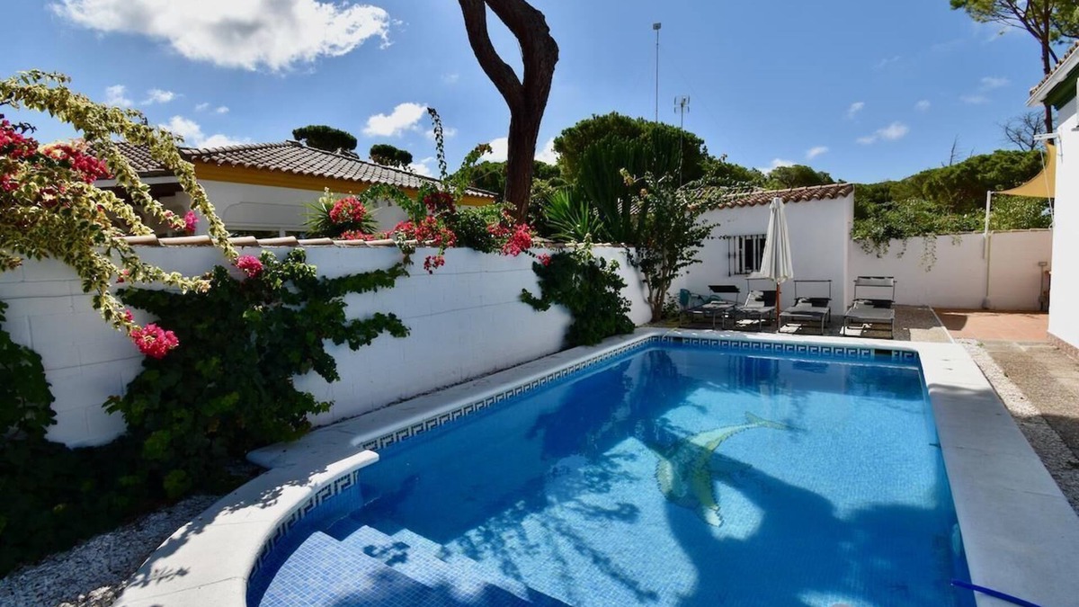 Chiclana de la Frontera Villa | Quiet Villa Joanna with nice outside area and barbecue