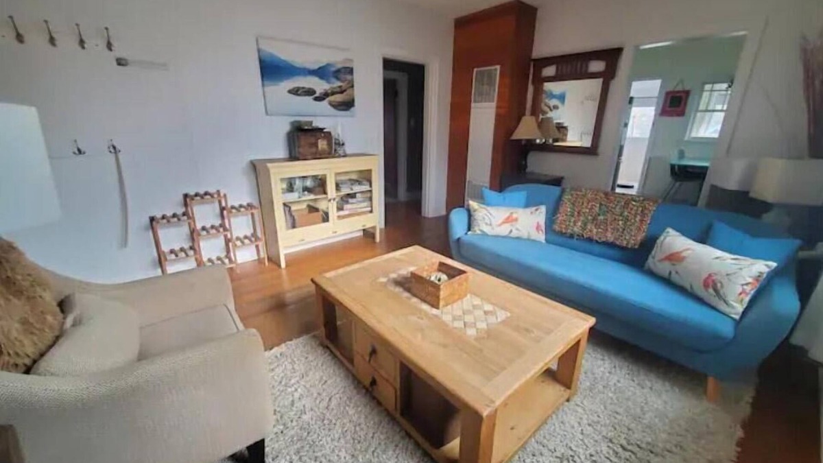 Castlegar House | Quiet, Family Friendly Suite Downtown Castlegar