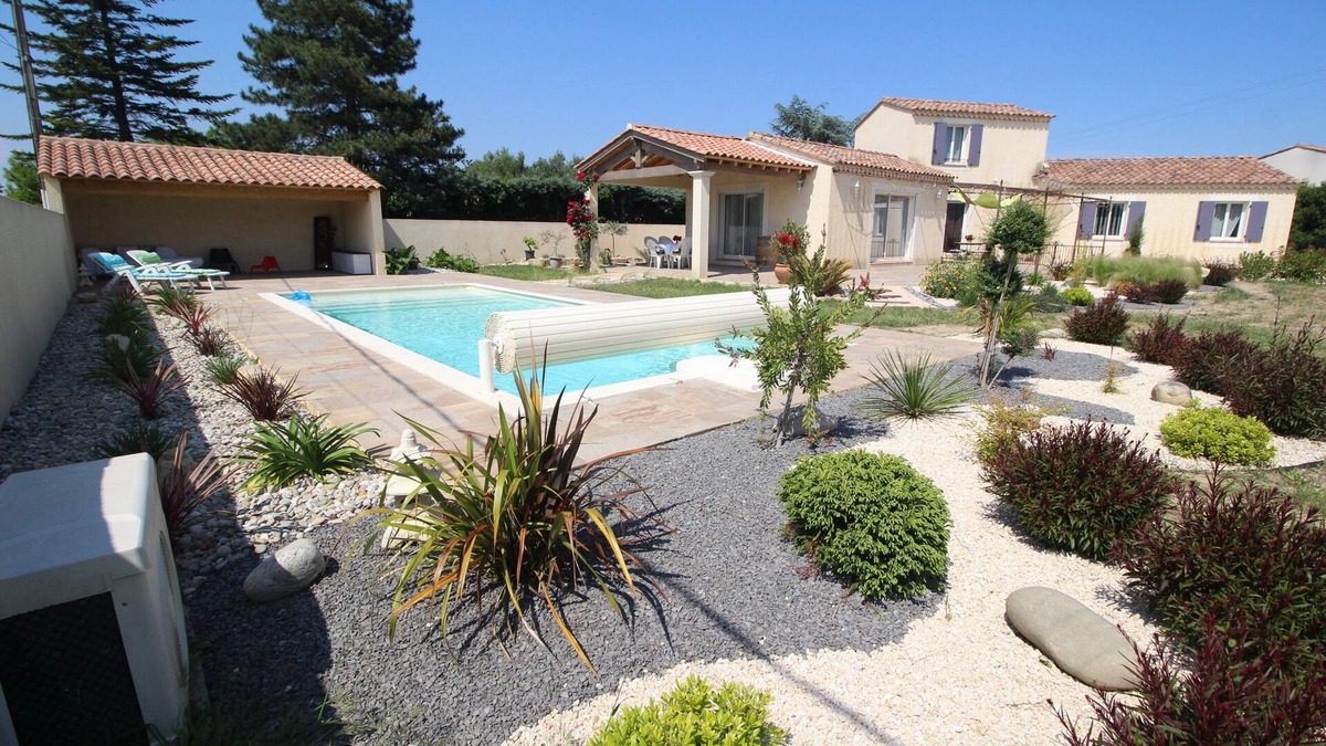 Meynes Villa | Quiet family villa with heated pool
