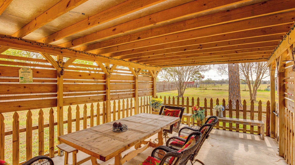 Corsicana House | Quiet Farmhouse Retreat in Corsicana