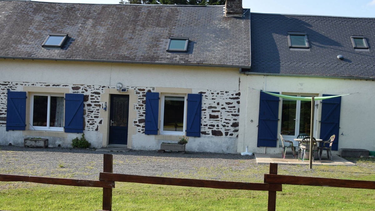 Hudimesnil House | Quiet farmhouse with large garden, 10 minutes from the sea and Granville