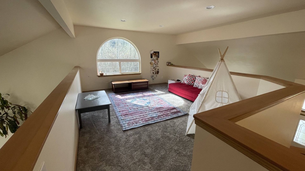 Cathcart House | Quiet Forest Retreat just north of Woodinville Wine Country