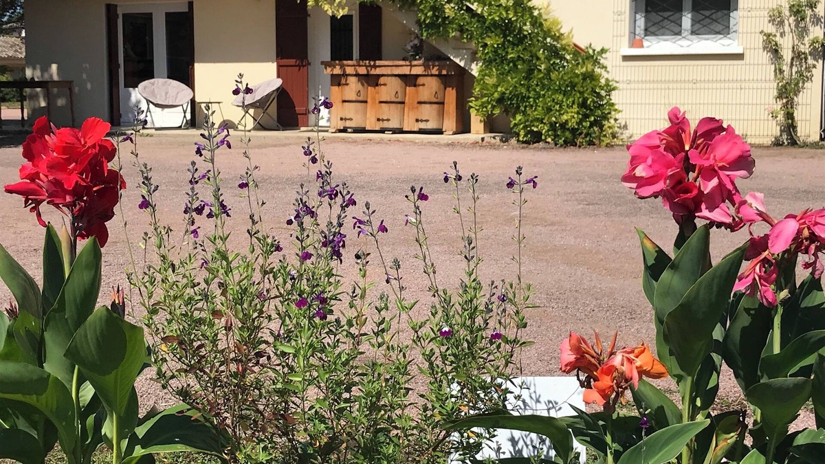 Saint-Martin-Belle-Roche Cabin | Quiet cottage with garden, parking. everything you need to relax!