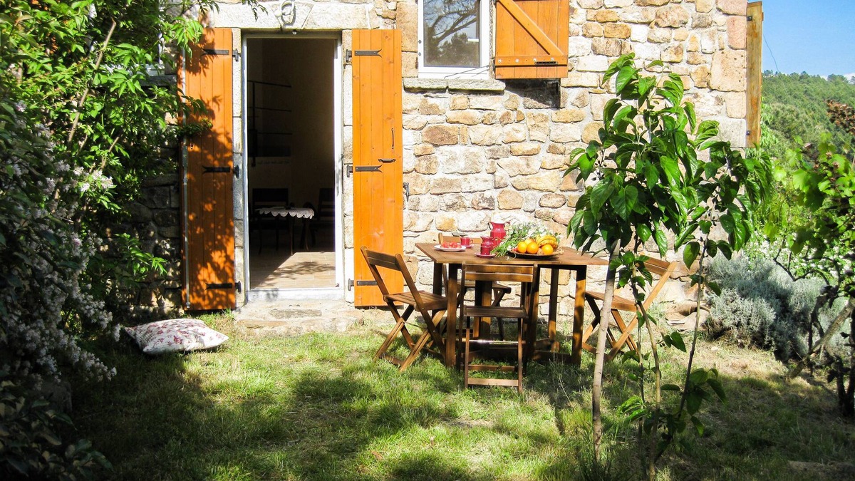 Chambonas Apartment | Quiet Gîte in the South Ardèche