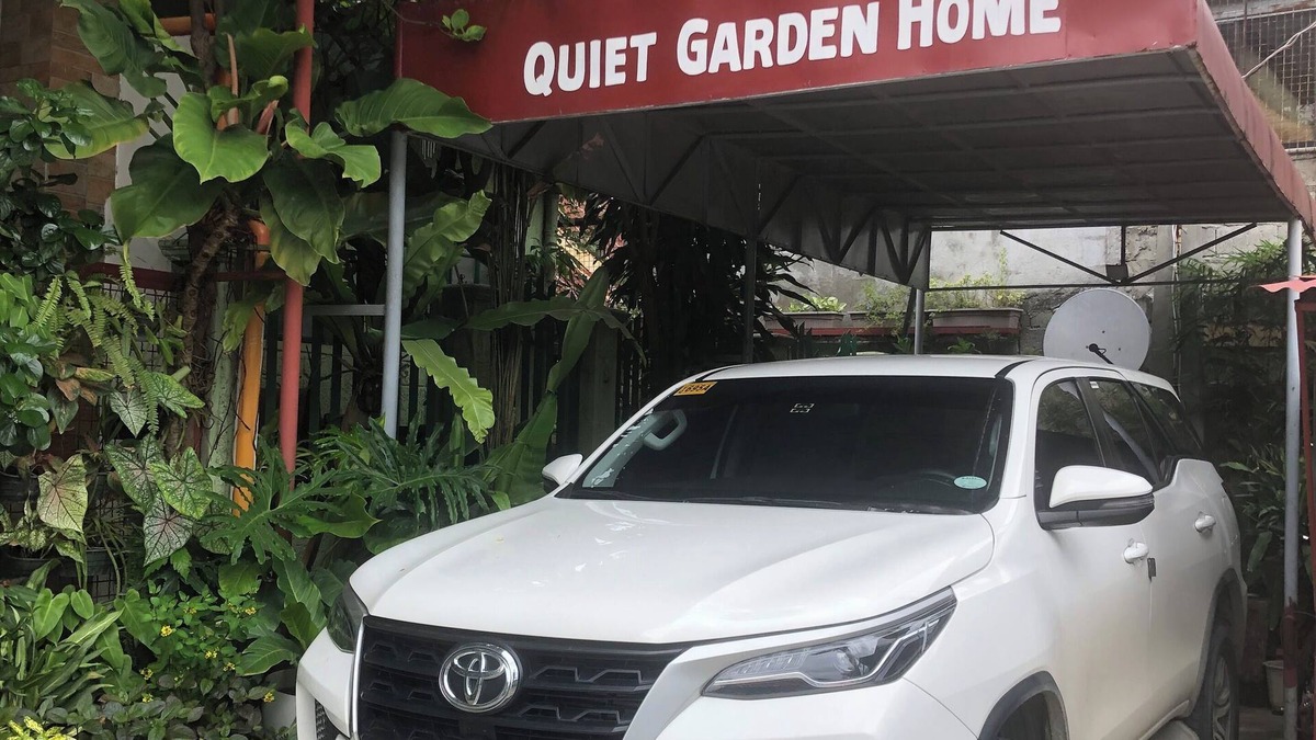 Bacoor City House | Quiet Garden Home, pet friendly. Place where people, birds, and plants bonds.