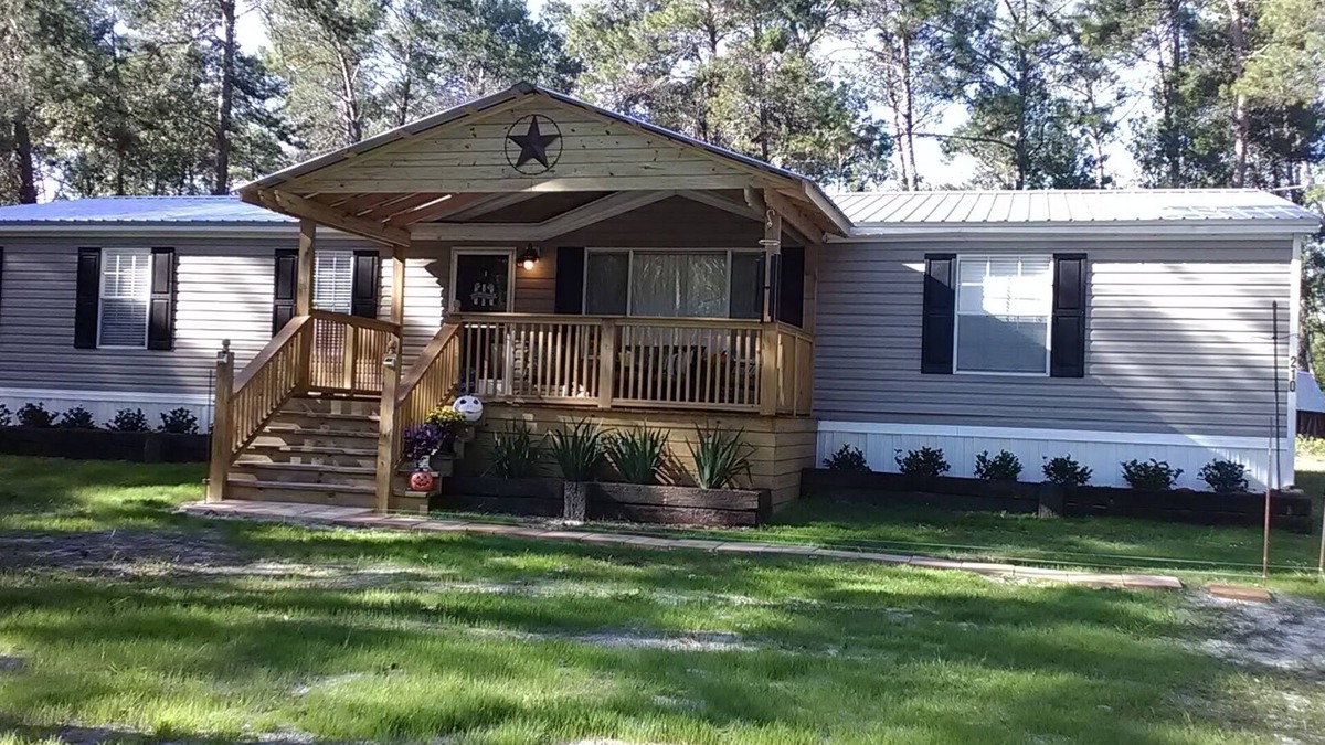 Florahome House | Quiet getaway in updated home in Fl state forest
