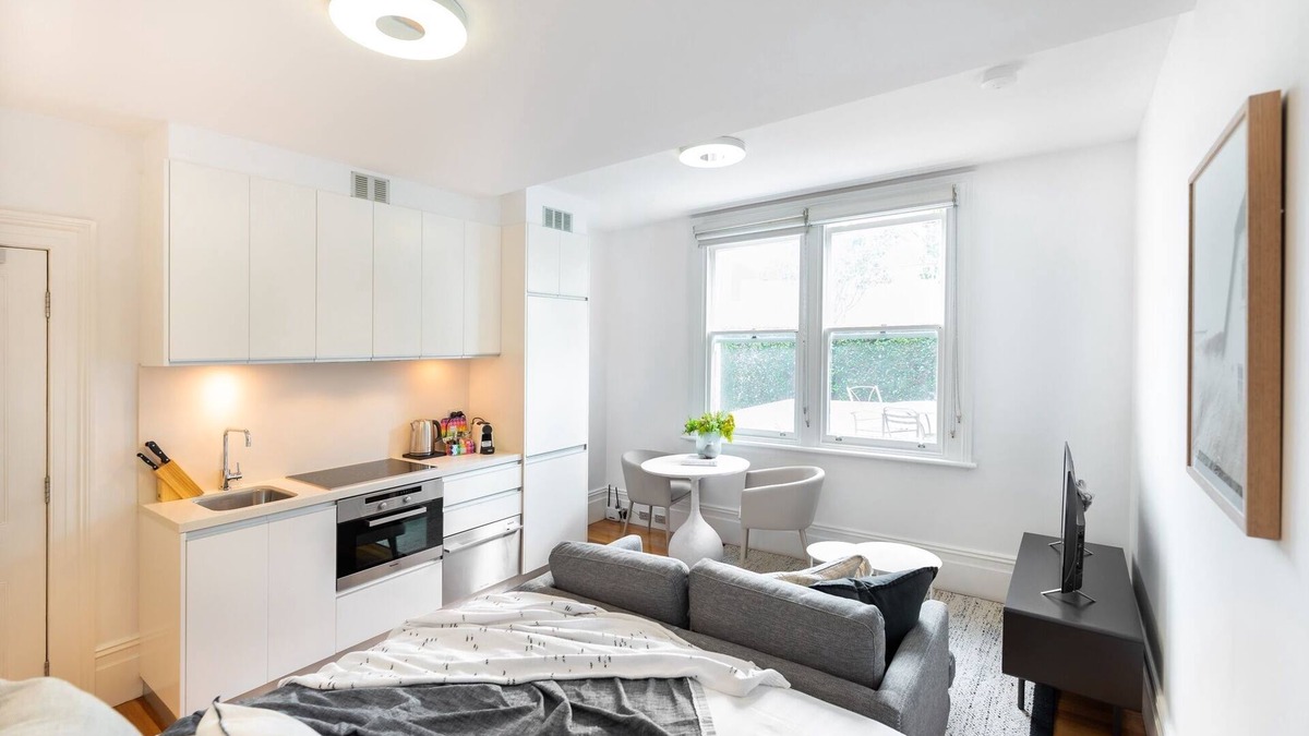 Glebe Apartment | Quiet Glebe Studio Near Parks & Cafés