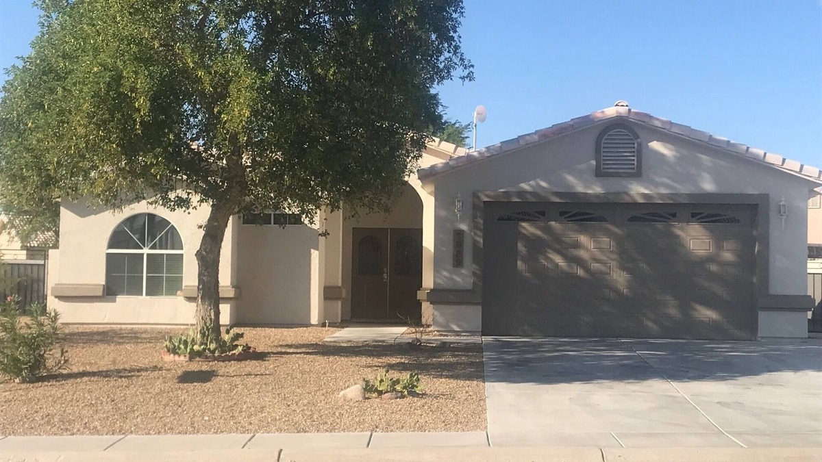 Fort Mohave House | Quiet Golf Community Home: 3 Bedroom - 2 Bath W/Private Pool