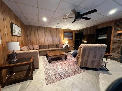 Olivia Apartment | Quiet, golf lake community cozy 2bdr 1 bth getaway