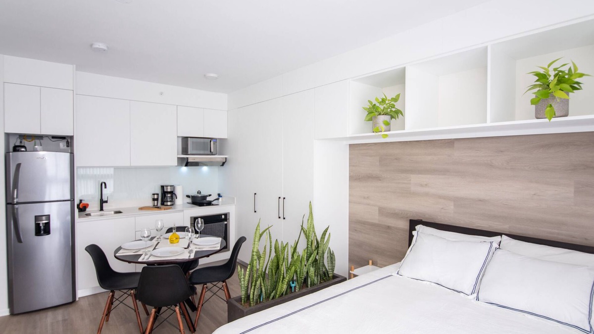 Barrio Escalante House | Quiet Gorgeous Queen Bed Studio + Jacuzzi