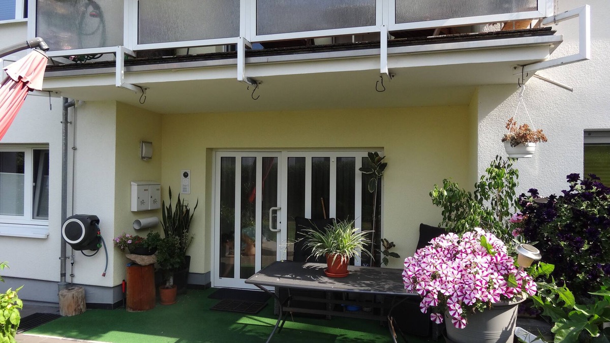 Lahnau Apartment | Quiet granny apartment with eat-in kitchen, bedroom and bathroom.