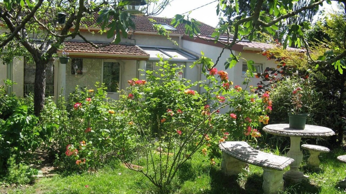 Les Gondoles House | Quiet green setting 20 minutes from central Paris
