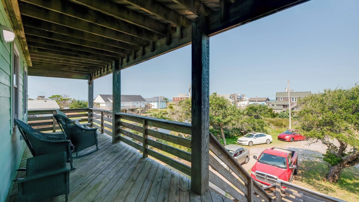 Hatteras Apartment | Quiet Hatteras Duplex With Decks ~ 1 Mile to Beach