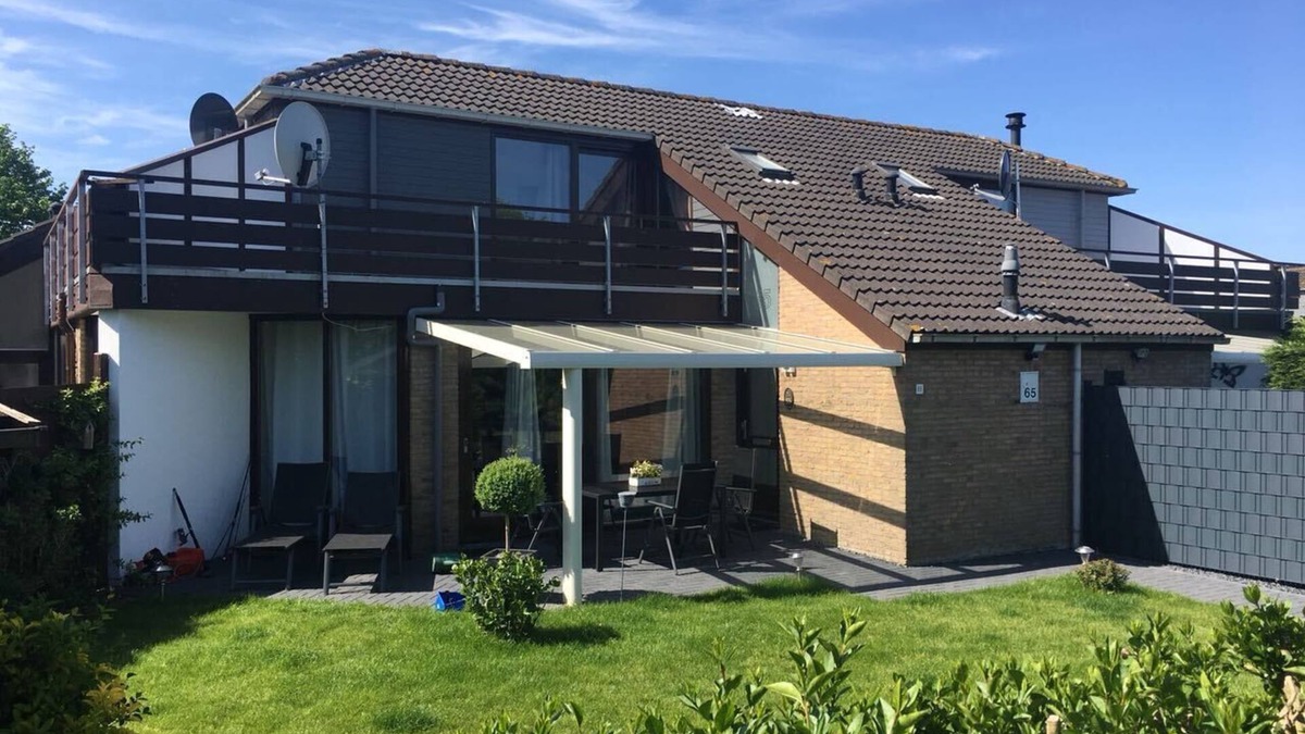 Brouwershaven House | Quiet holiday home with pond view - approx. 500m to Grevelingen beach