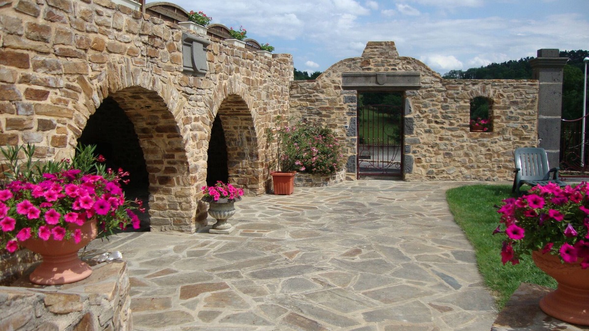 Coren House | Quiet holiday in Auvergne (discounts during August)