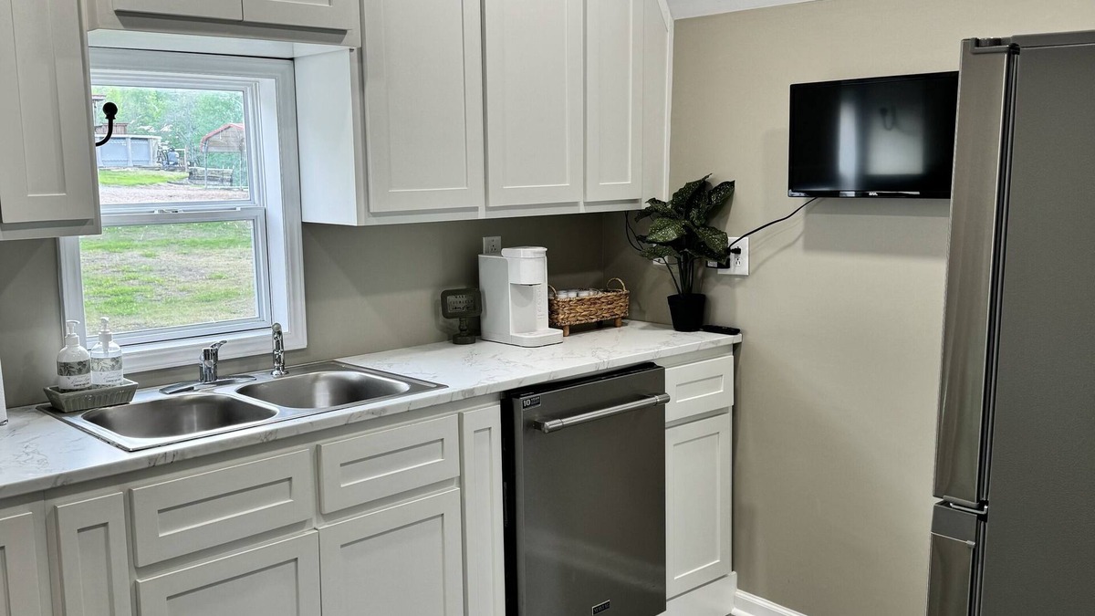Corinth House | Quiet home to relax and unwind!