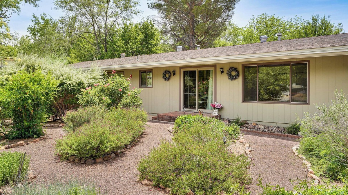 Patagonia House | Quiet Home w/Garden ~ 7 Mi to Patagonia Lake!