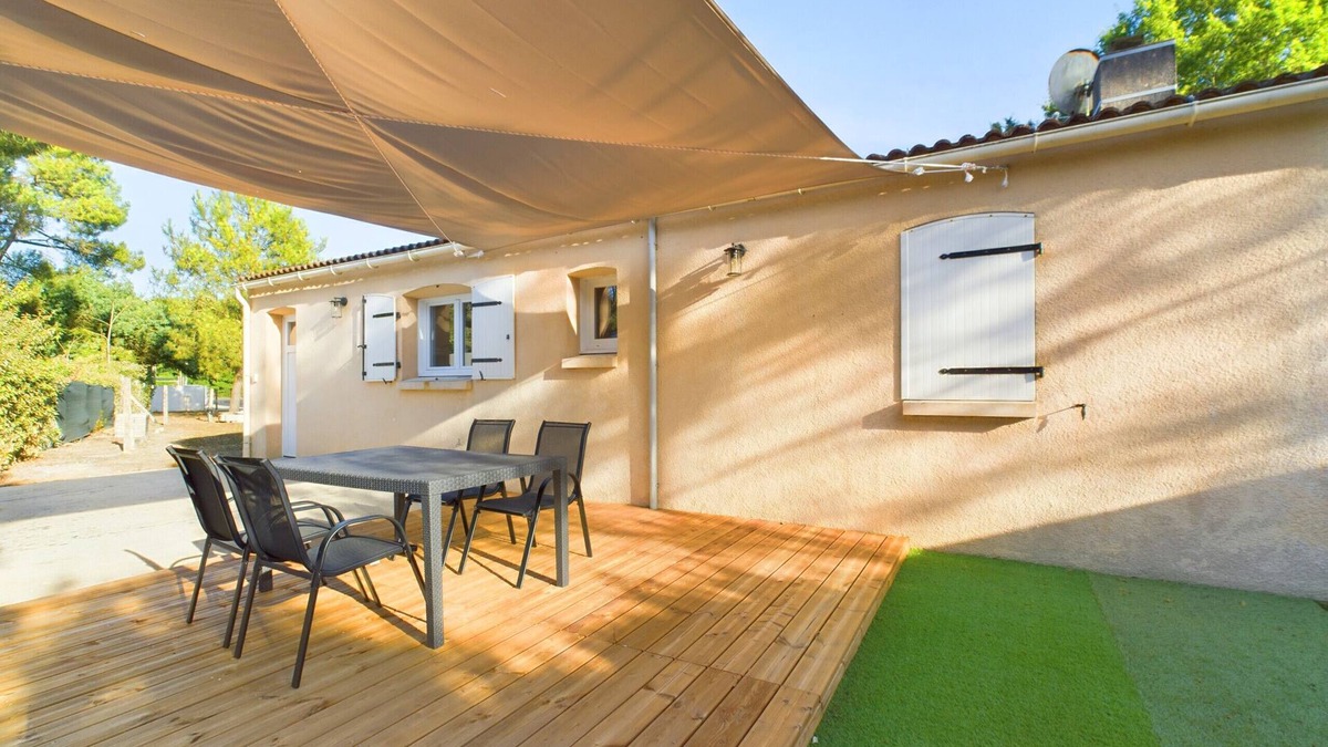 Saint-Hilaire-de-Riez Ski Chalet | Quiet house for 6 with garden