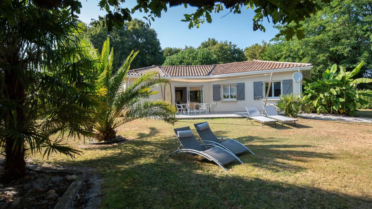 Queyrac House | Quiet house 15 km from the ocean with swimming pool