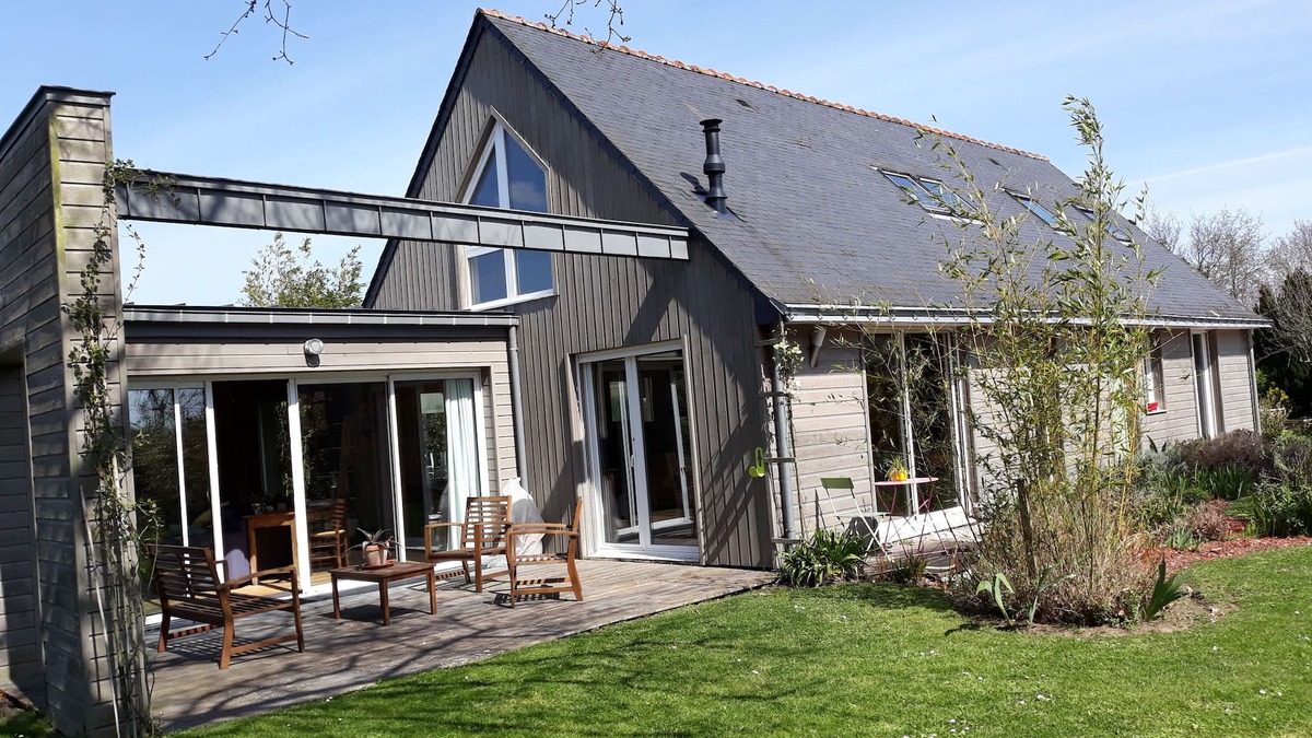 Surzur House | Quiet house, 15mn from the sea, paths, garden, Aquagolfe 2 kms
