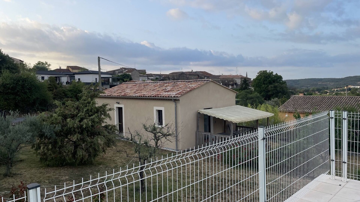 Les Mages House | Quiet house