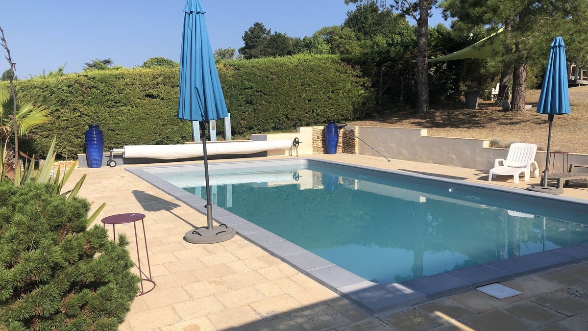 Villeneuve-sur-Lot House | QUIET HOUSE WITH VIEW OF VILLENEUVE AND SWIMMING POOL