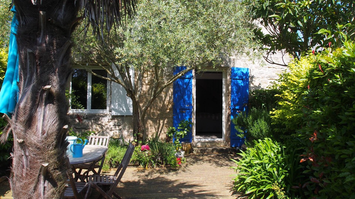 Champagne House | Quiet house in the countryside close to the coast.