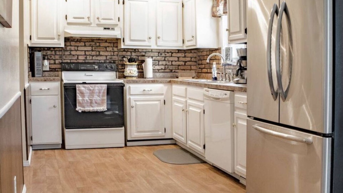 McPherson House | Quiet house near the edge of town