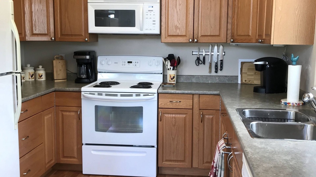 Manitoba House | Quiet in the country