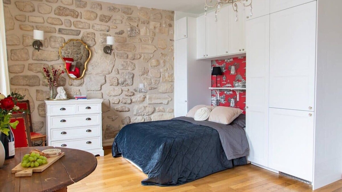 4th Arrondissement Apartment | Quiet Isle Saint Louis Studio - Perfect Paris base