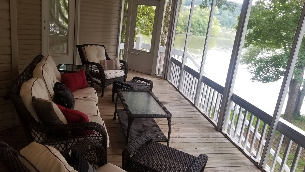 Athens House | Quiet Lake Front Home on Sugar Creek/Elk River