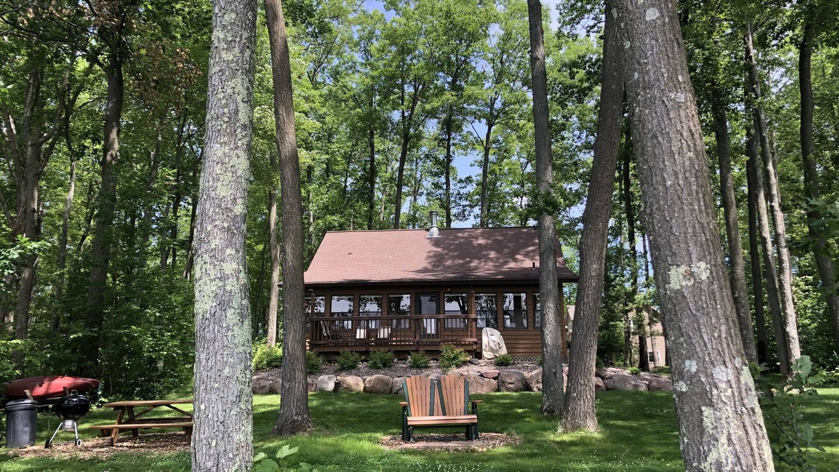 Beaver Cabin | Quiet lake vacation. Northwoods: Crivitz, Twin Bridges, and Peshtigo River area