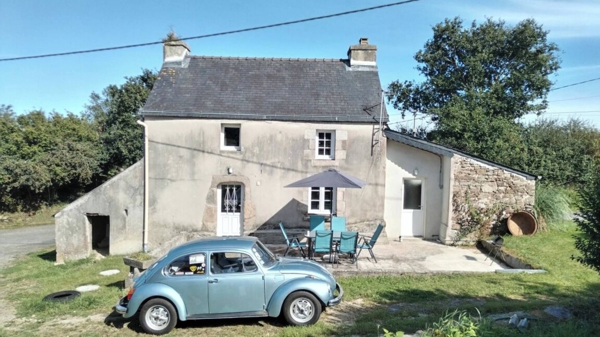 Saint-Derrien House | Quiet little house in the countryside, newly restored, 15 minutes from the beach.