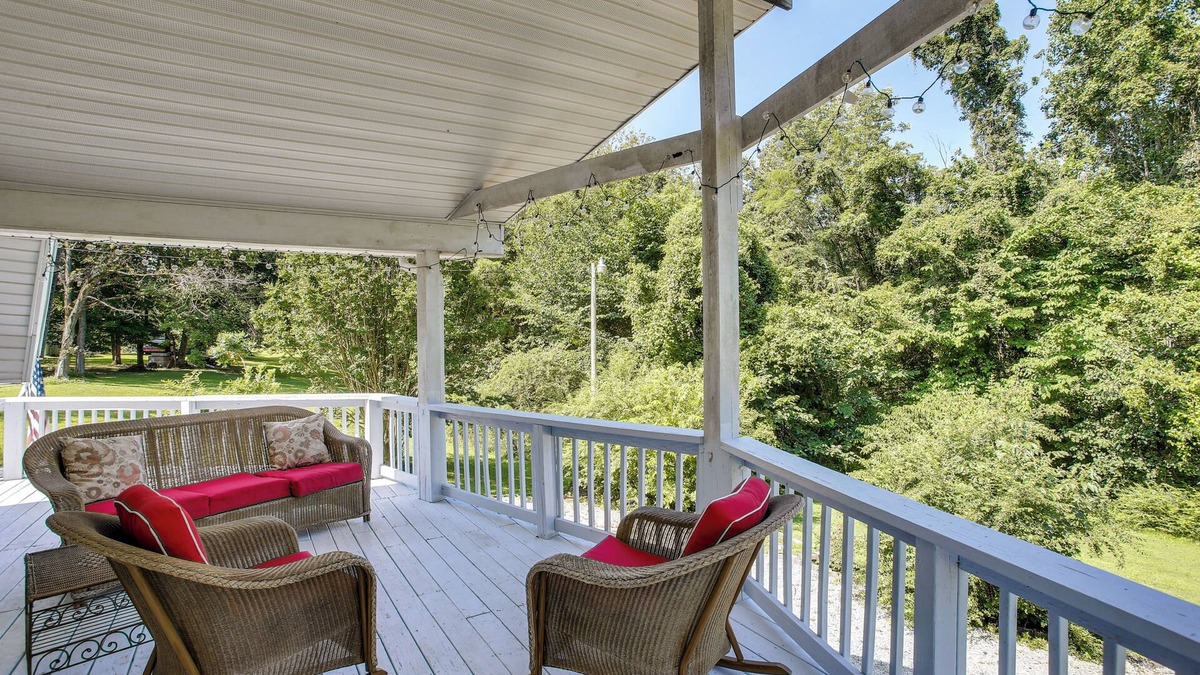 Lucas House | Quiet Living Near Barren River Lake: Spacious Home