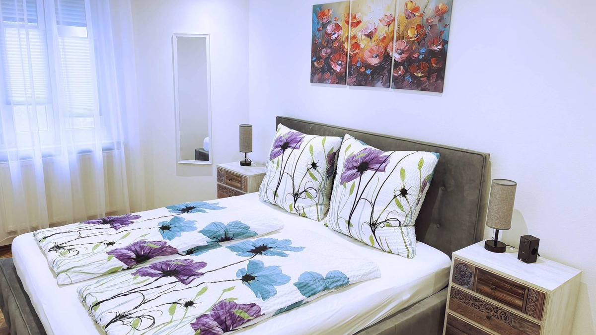 Neustadt an der Aisch House | Quiet luxury apartment in the heart of the old town
