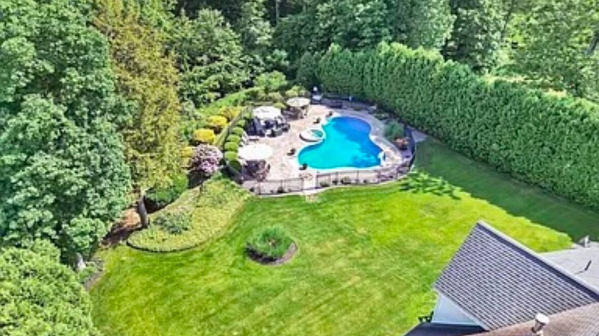 Belchertown House | Quiet Luxury Home Close to Amherst & Local Attractions