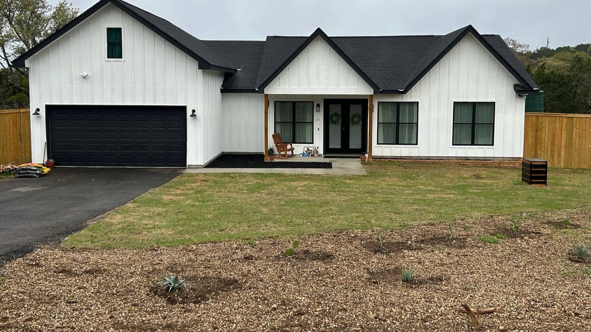 Bergheim House | Quiet modern farmhouse, heart Texas Hill Country, min from the Guadalupe River..