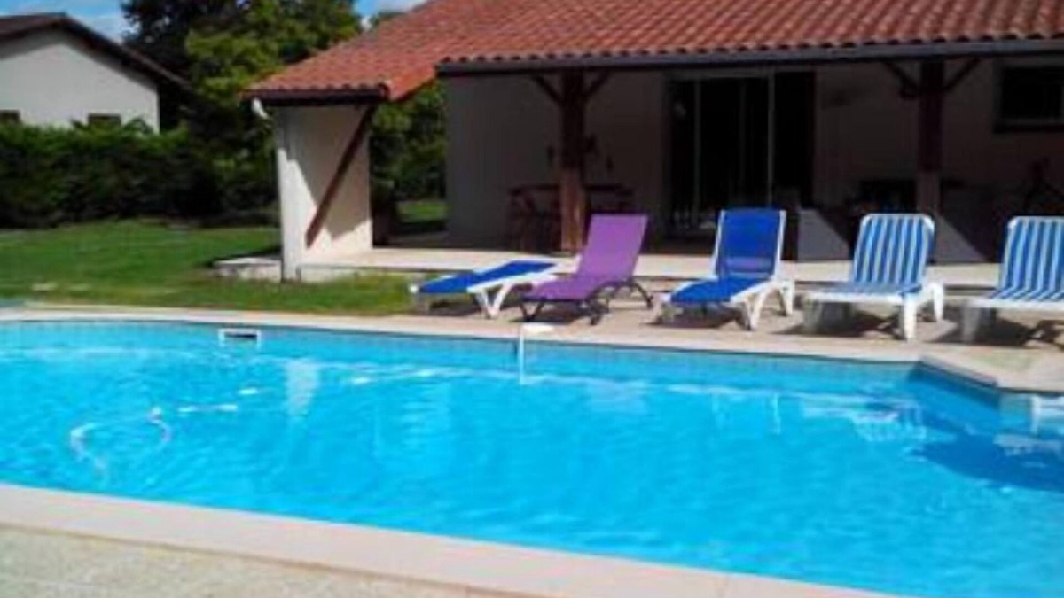 Barcelonne-du-Gers House | Quiet modern house with swimming pool