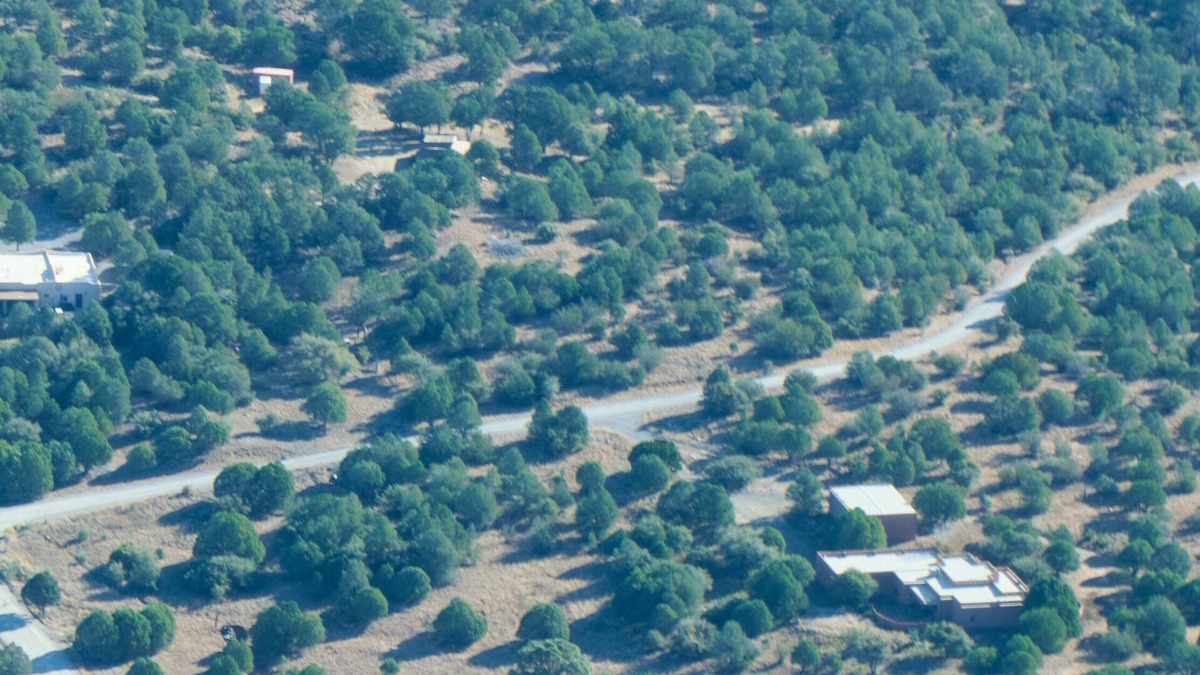 Tyrone House | Quiet mountains between Silver City & Pinos Altos. Kitchen/living room/bedroom