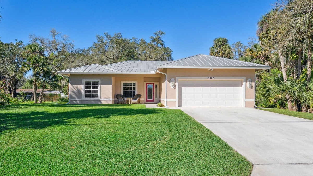 White City House | Quiet neighborhhood close to Mets spring training, beach & amenities