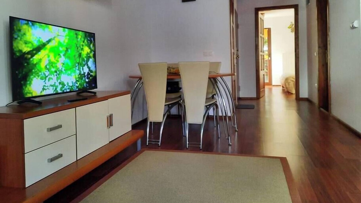 Poiana Tapului Apartment | Quiet Nest with Parking and Mountain View