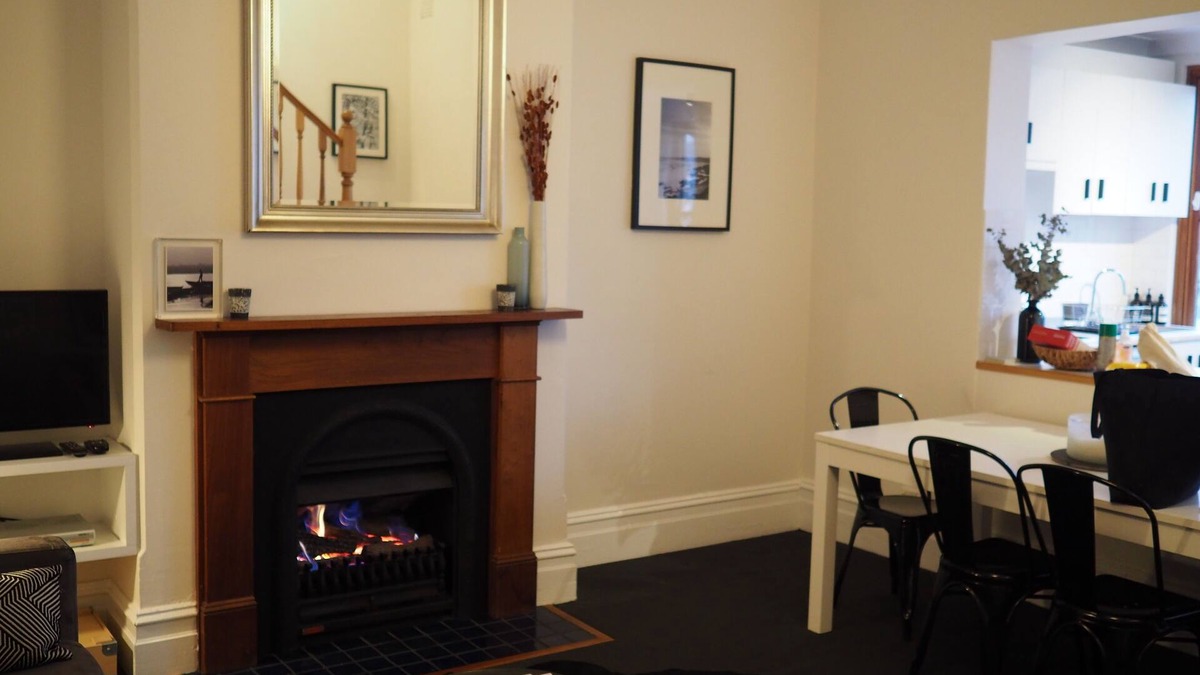 Rushcutters Bay Apartment | Quiet Oasis in Darlinghurst - 2 bed 2 bath character flat on quiet leafy street