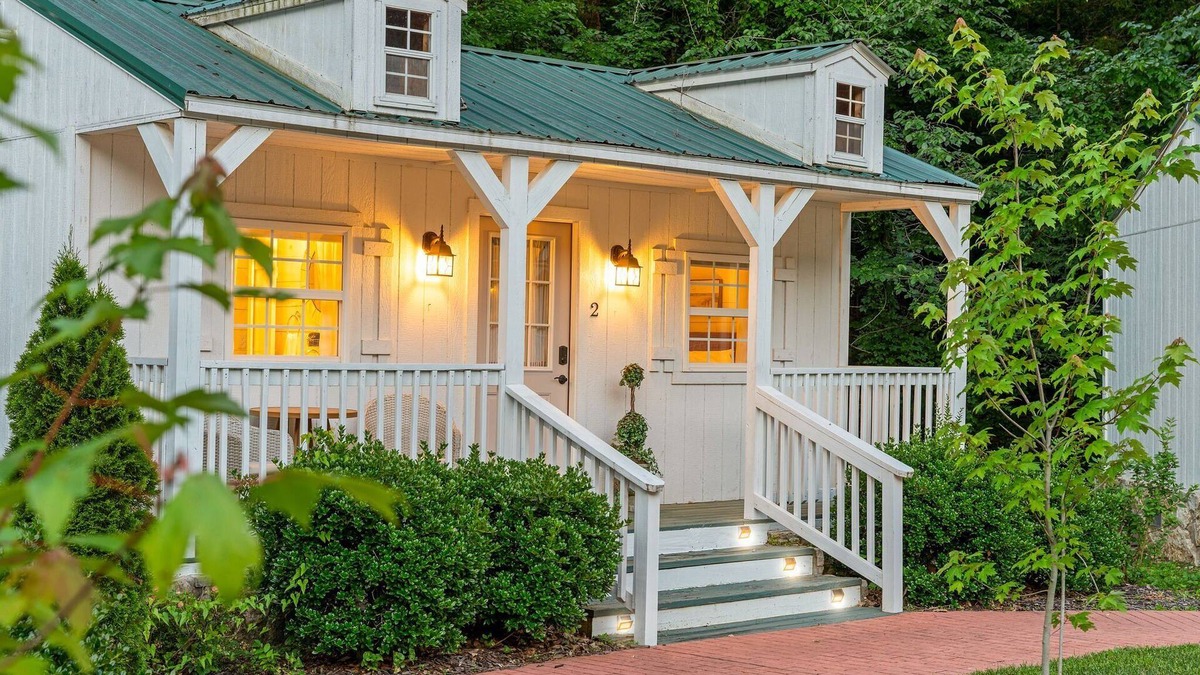 Blue Eye Cabin | Quiet Ozarks Cottage for Two | Peaceful Porch + Forest Views