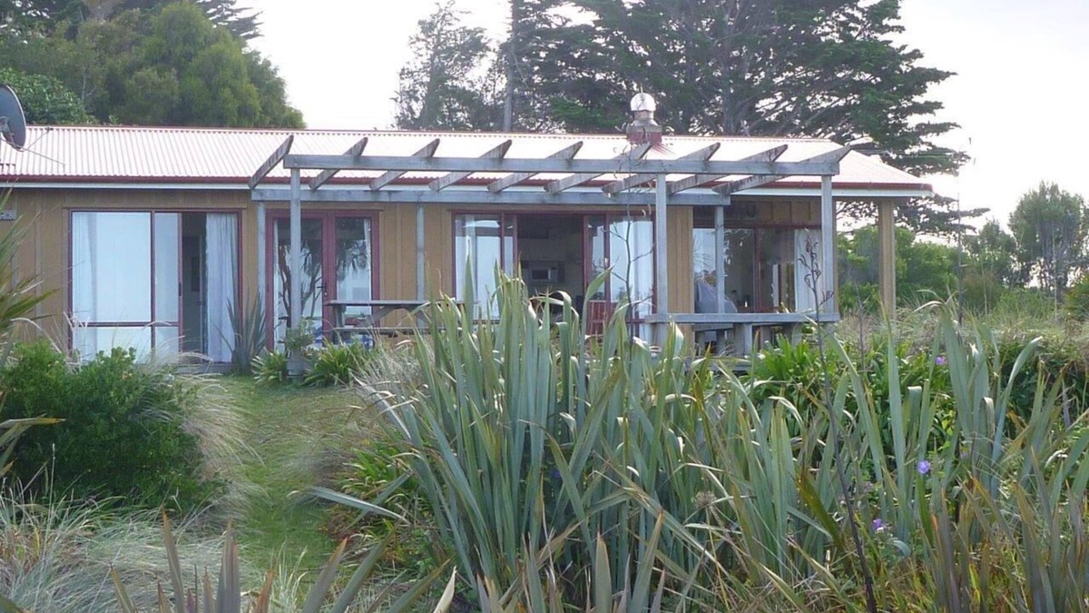Pakawau House | Quiet Pakawau beachfront home - beautiful views of Golden Bay and Farewell Spit.
